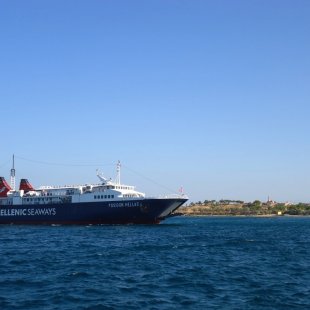 Frequent ferry itineraries make sure you have a pleasant and safe trip to Aegina island Gr