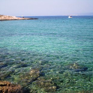 5 minutes’ walk to the beautiful sea at Loutra beach, Souvala Aigina island, Greece