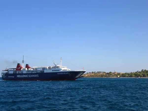 Frequent ferry itineraries make sure you have a pleasant and safe trip to Aegina island Gr